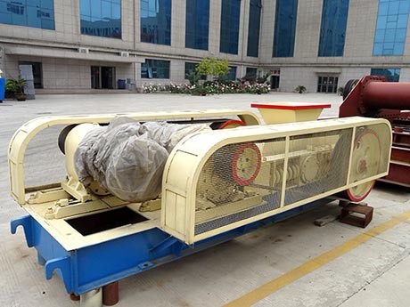 時(shí)產(chǎn)5-10噸小型對(duì)輥機(jī)哪里有賣？?jī)r(jià)格多少