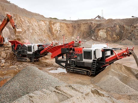 20-60cm的膨潤土制成0.5-5mm的顆粒粉末用什么機器加工，一小時20噸就行！