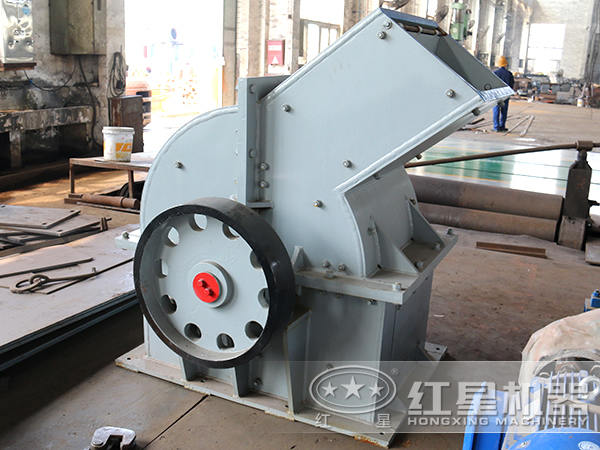 錘式破碎機側面圖