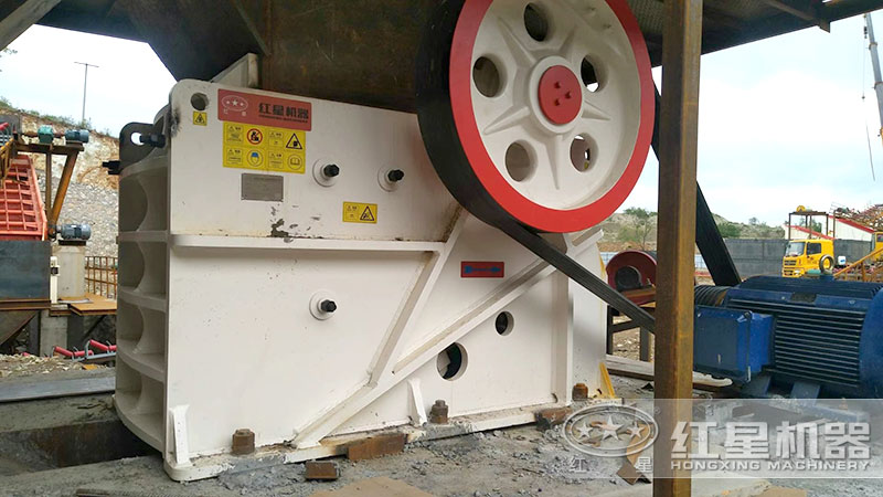 石場破碎機-顎式碎石機 石場破碎機-顎式碎石機