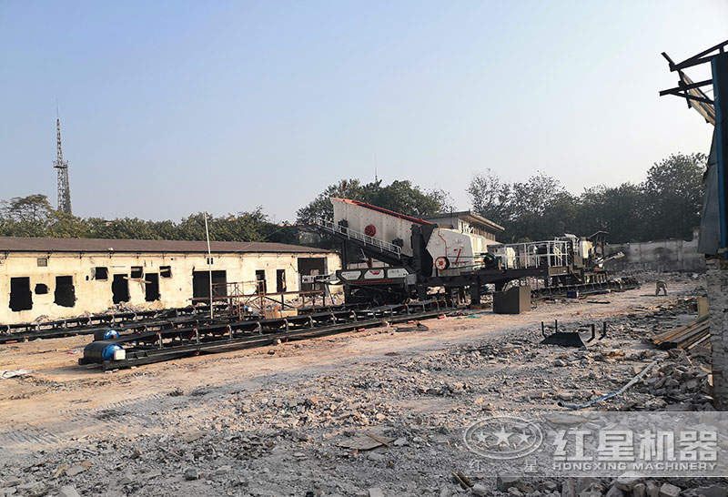 大型反擊破輪胎移動碎石生產現場實拍 大型反擊破輪胎移動碎石生產現場實拍