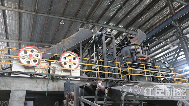 2臺69顎破機搭配制砂機配置的生產線