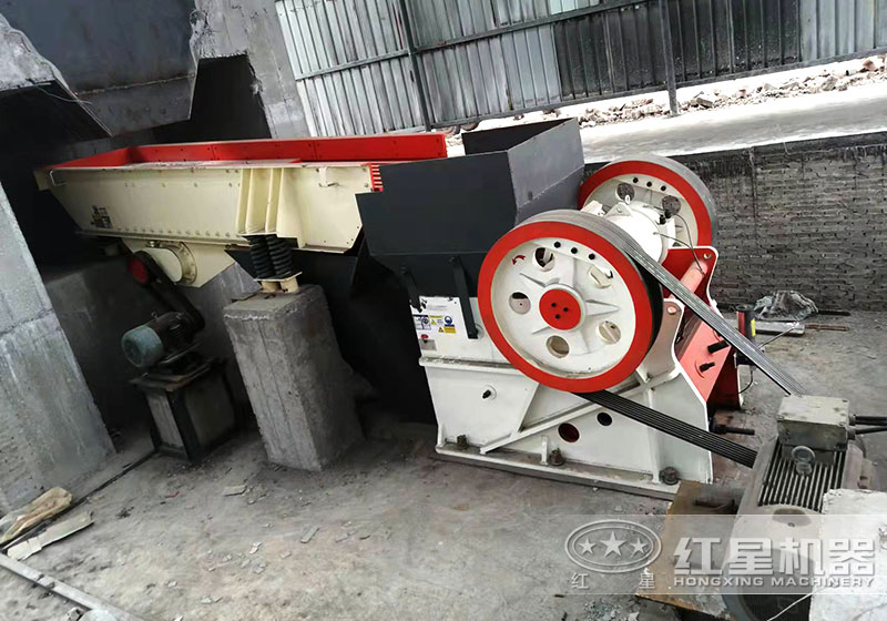 砂石生產線中的75破碎機
