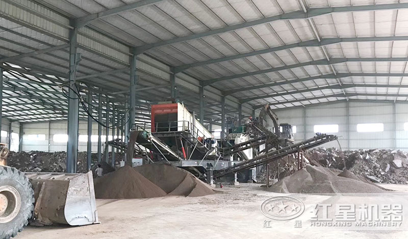 移動石子破碎機制砂生產現場 移動石子破碎機制砂生產現場