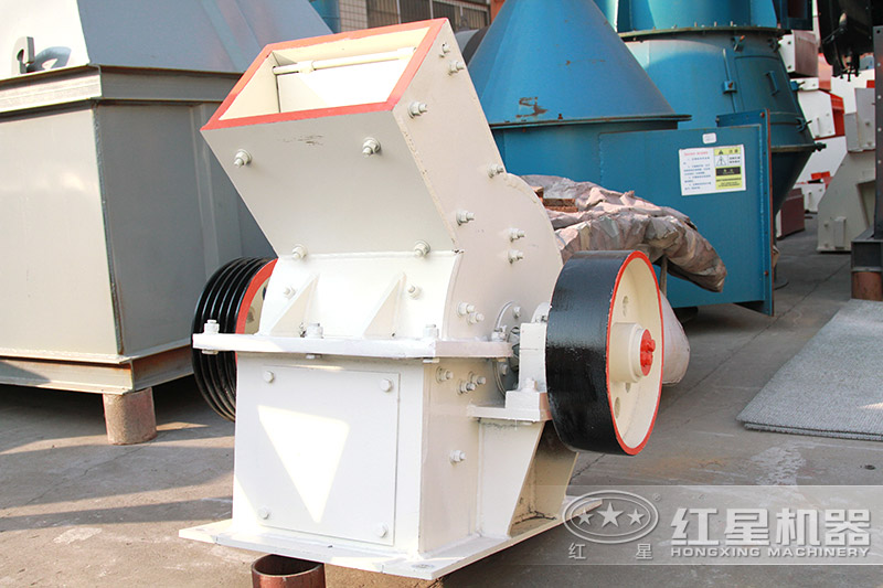 錘式破碎機(jī)對石頭一次破碎成型 錘式破碎機(jī)對石頭一次破碎成型