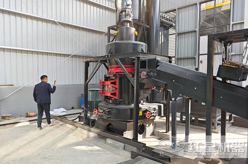 高產量雷蒙磨粉機工作現場圖片 高產量雷蒙磨粉機工作現場圖片