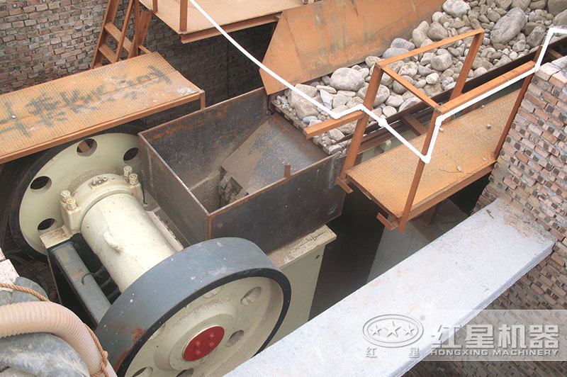 顎式破碎機進料口細節圖 顎式破碎機進料口細節圖