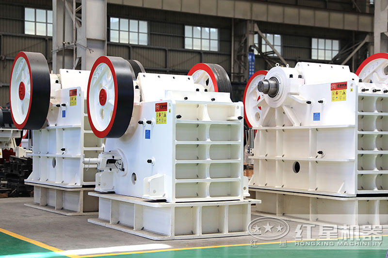 顎式破碎機,初級破碎大塊石頭 顎式破碎機,初級破碎大塊石頭