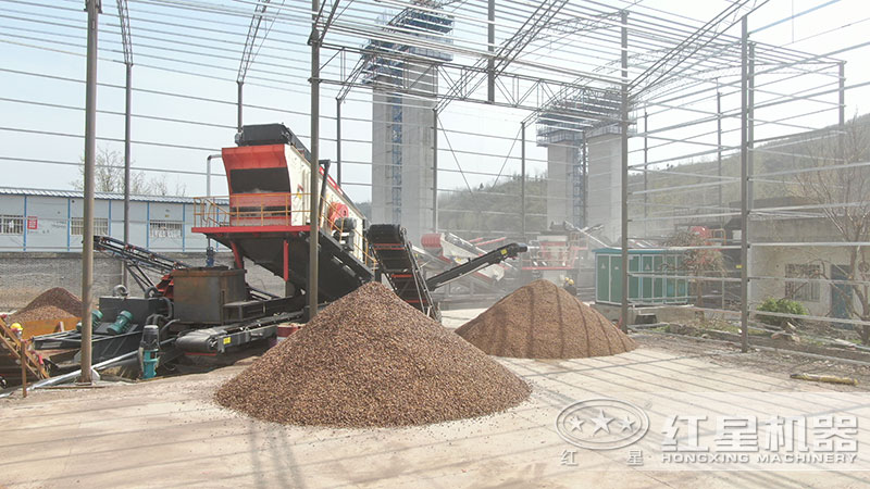 移動柴油小型制砂機作業現場，搭配不同，價格不一樣