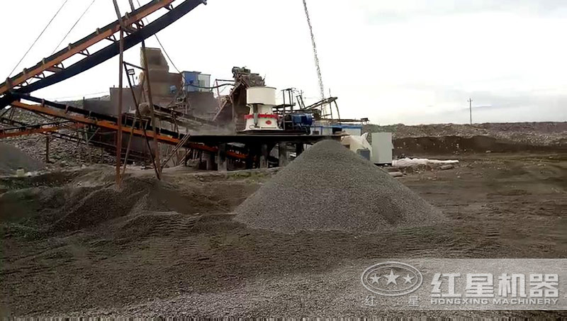 鄂破+圓錐破組成的玄武巖砂石料生產(chǎn)線 鄂破+圓錐破組成的玄武巖砂石料生產(chǎn)線