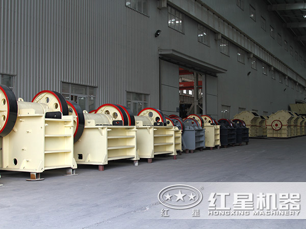 鉬銅礦破碎機生產車間