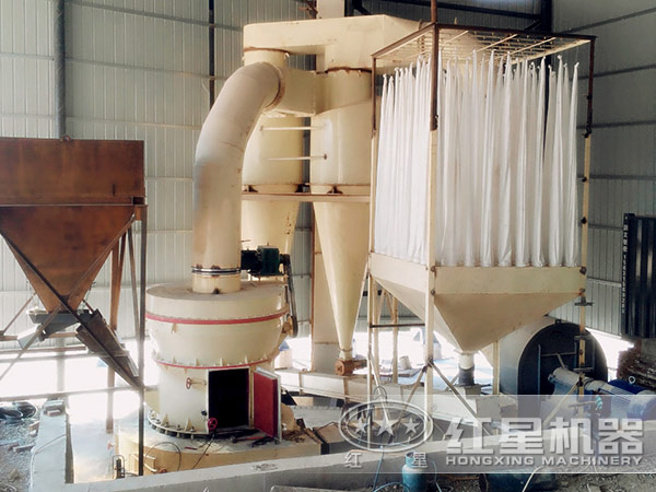 紅砂巖雷蒙磨粉機(jī)現(xiàn)場(chǎng)圖