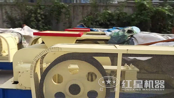 對輥破碎機細節實拍圖