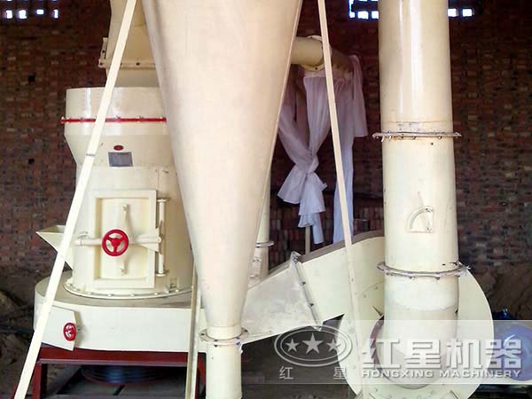 雷蒙磨粉機現場實拍