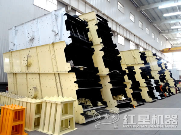 制砂線設備——振動篩展示 制砂線設備——振動篩展示