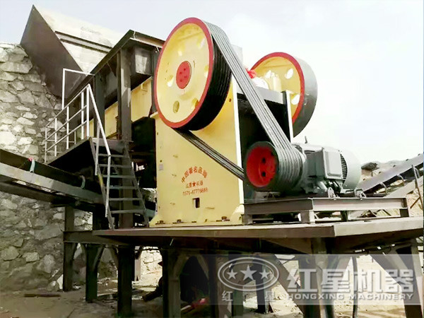時產1500噸大型環保顎破生產現場