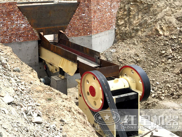 泥灰?guī)r破碎機(jī)現(xiàn)場