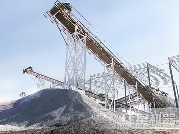 輸送帶生產(chǎn)現(xiàn)場(chǎng)