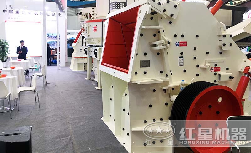 紅星反擊式破碎機錘頭采用高錳耐磨材料