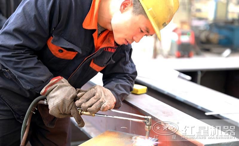 匠心工藝，做好設(shè)備每一處細(xì)節(jié)是紅星不變的初心