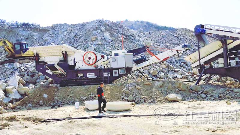 不需要現(xiàn)場(chǎng)安裝的移動(dòng)破碎現(xiàn)場(chǎng)三