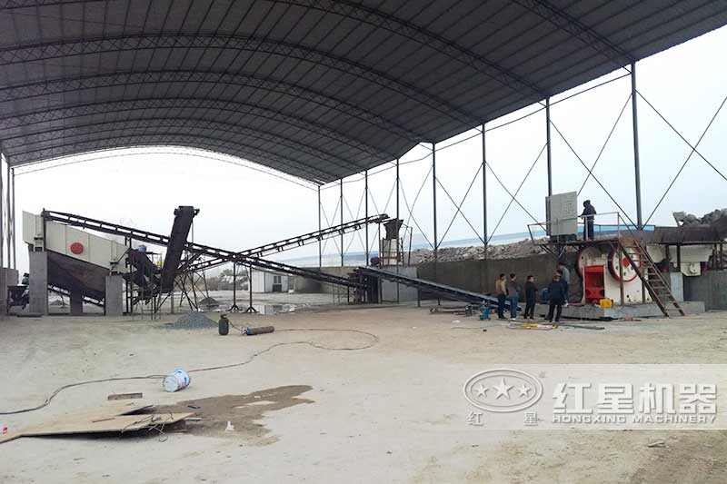 HD德版顎式破碎機(jī)現(xiàn)場(chǎng)