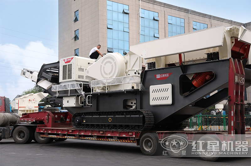 履帶移動顎式破碎機發貨山東