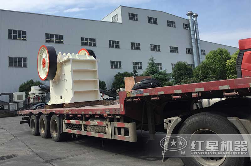 鄂破碎機(jī)發(fā)貨