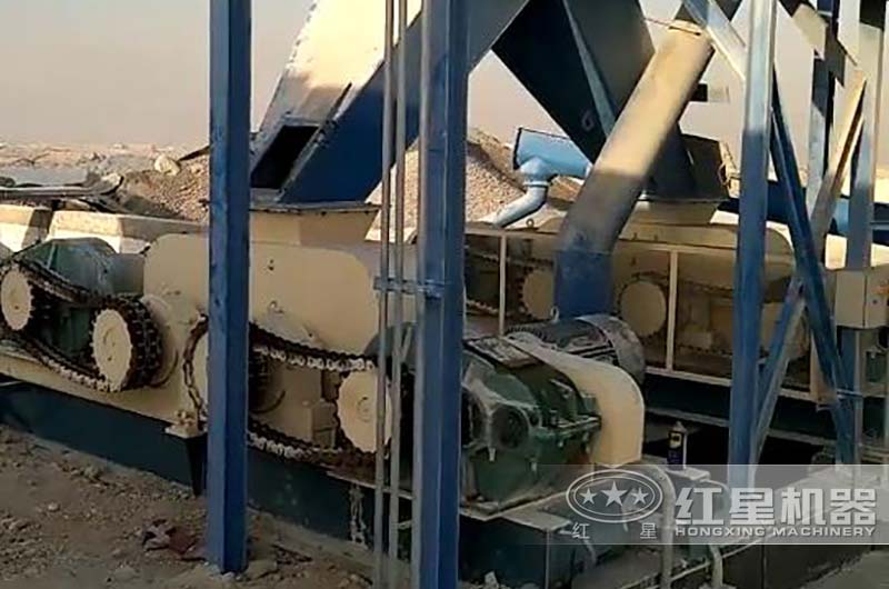 對輥式破碎機現(xiàn)場