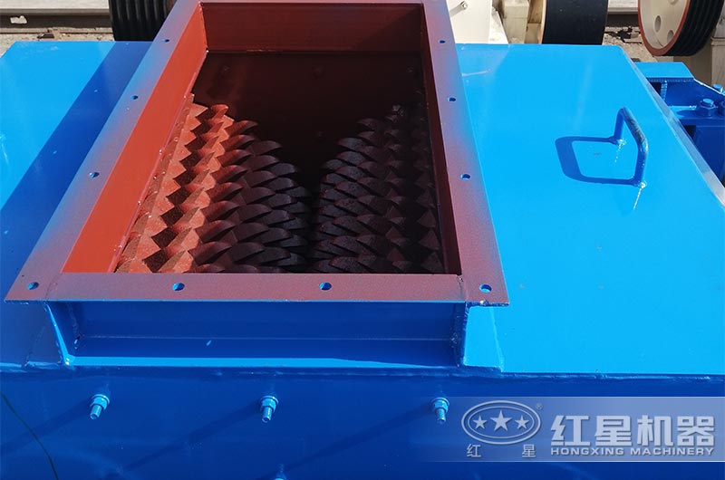 輥對輥破碎機腔型