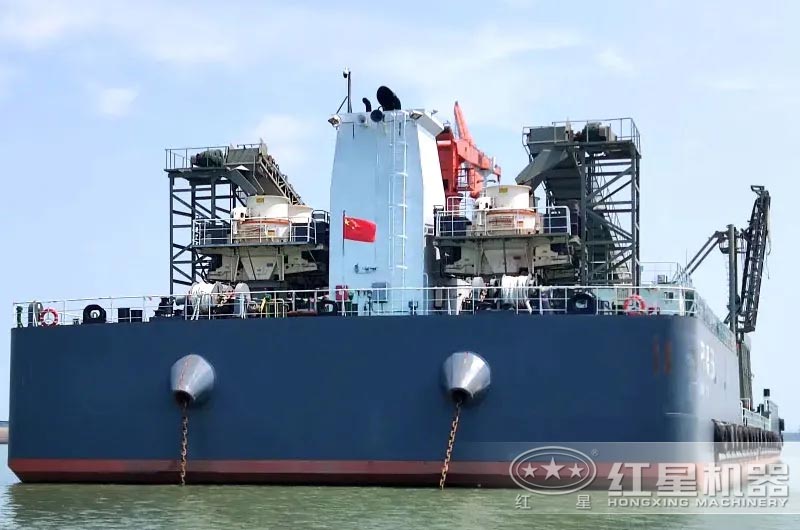 時產(chǎn)600噸船載砂石生產(chǎn)線，下水投產(chǎn)了