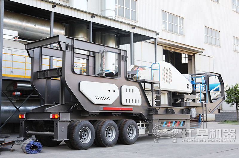 一條可行走的破碎生產(chǎn)線 一條可行走的破碎生產(chǎn)線